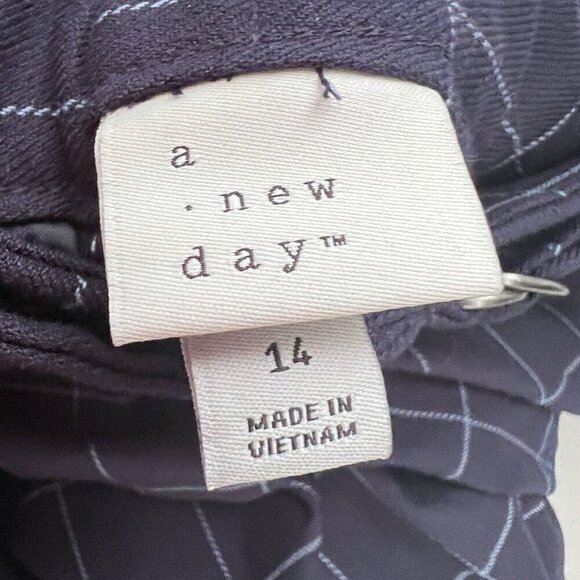 A New Day plaid Pants High Rise Tapered Ankle Size 14 Navy Blue Belted NEW - Picture 9 of 10